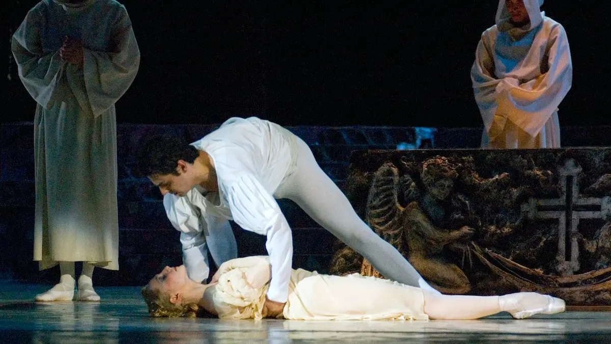 promotional scripts: image of Romeo and Juliet