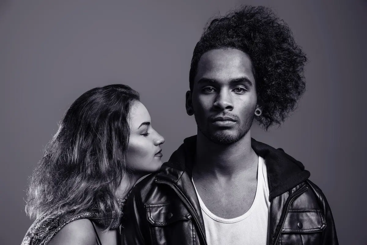 voice assistant's vocal tone: image of a man and a woman