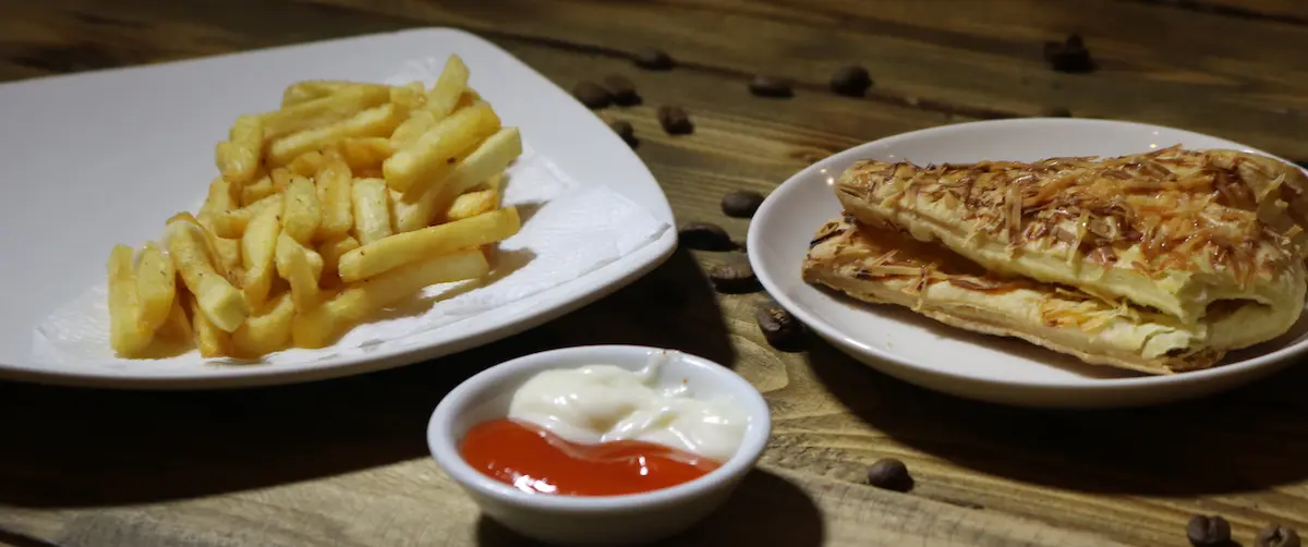 6-second ads: image of French fries , a sandwich, and sauces