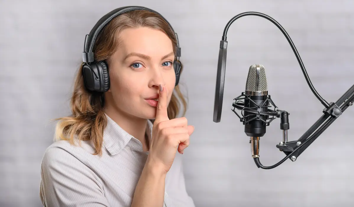 Great voice overs: voice actor in front of a mic