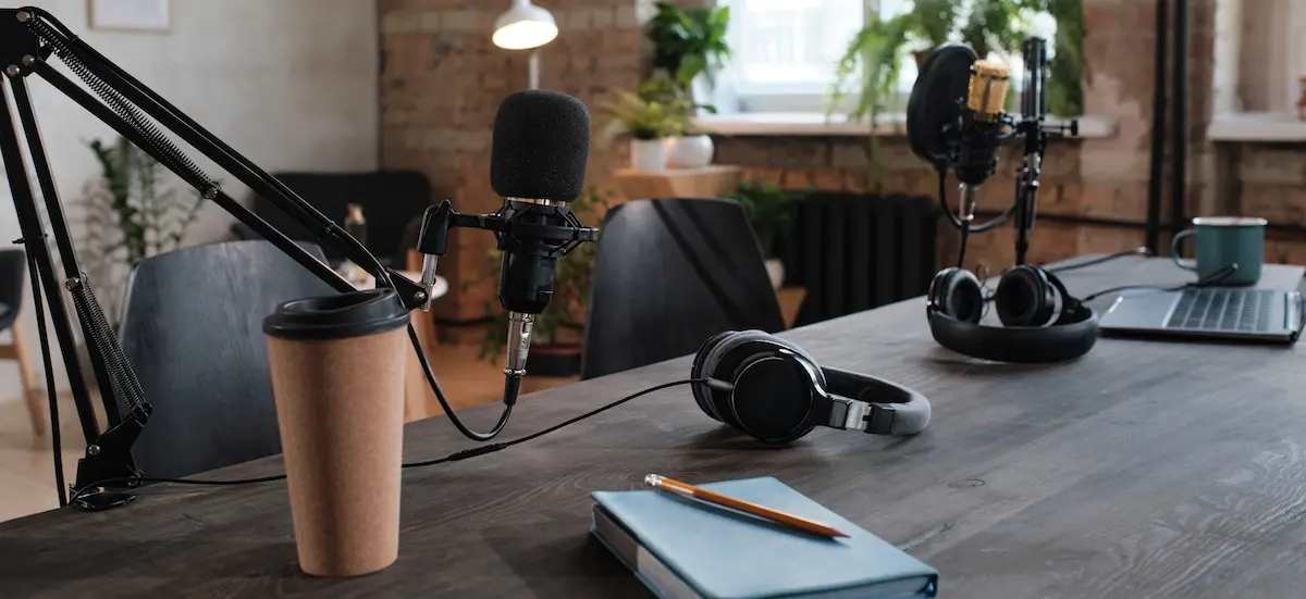 amateur voice actor: image of an amateur recording setup