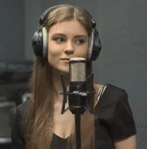 Metaverse: image of a voice actress in a audio studio