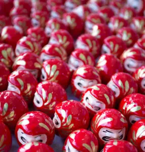 Visual techniques: rows of brightly-colored balls