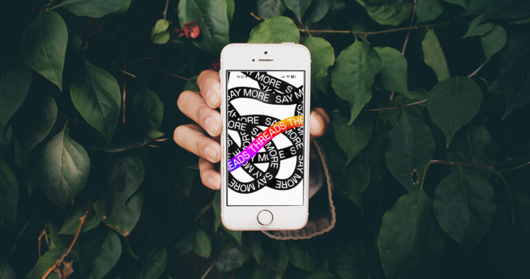 Instagram threads: image of a mobile showing the splash screen of the app