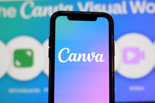 how to do a voice over on Canva