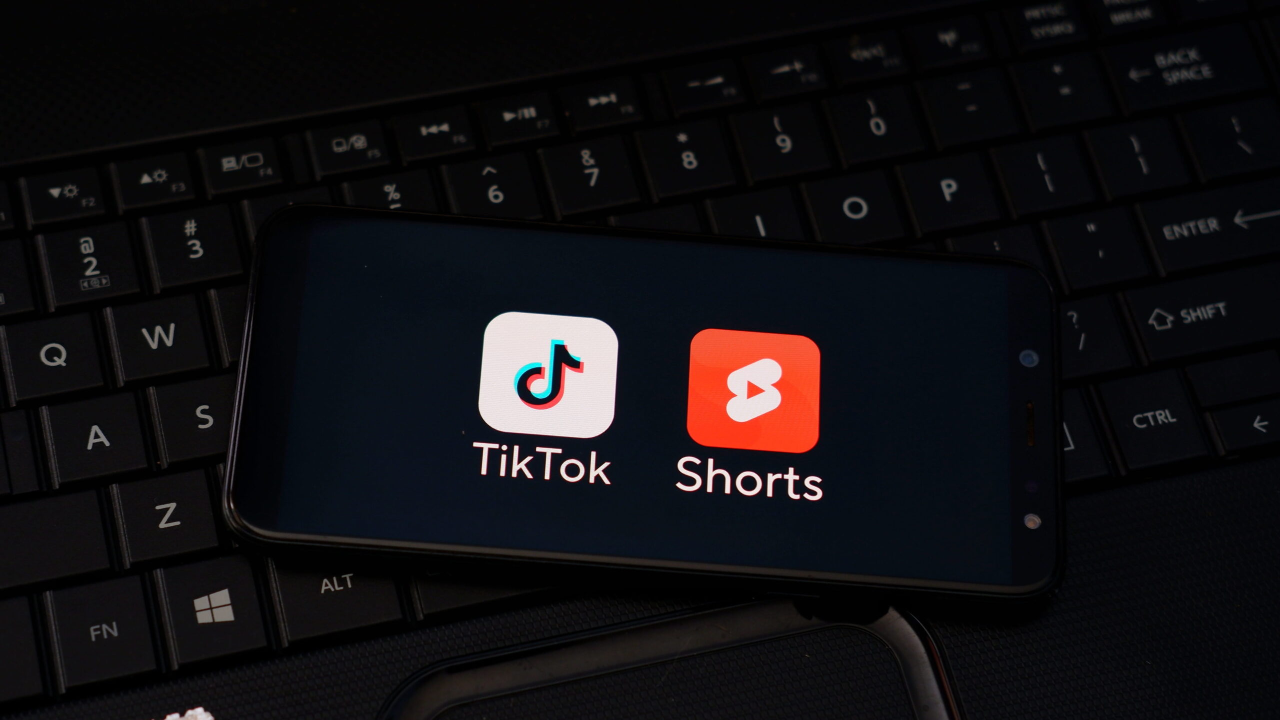 TikTok vs YouTube